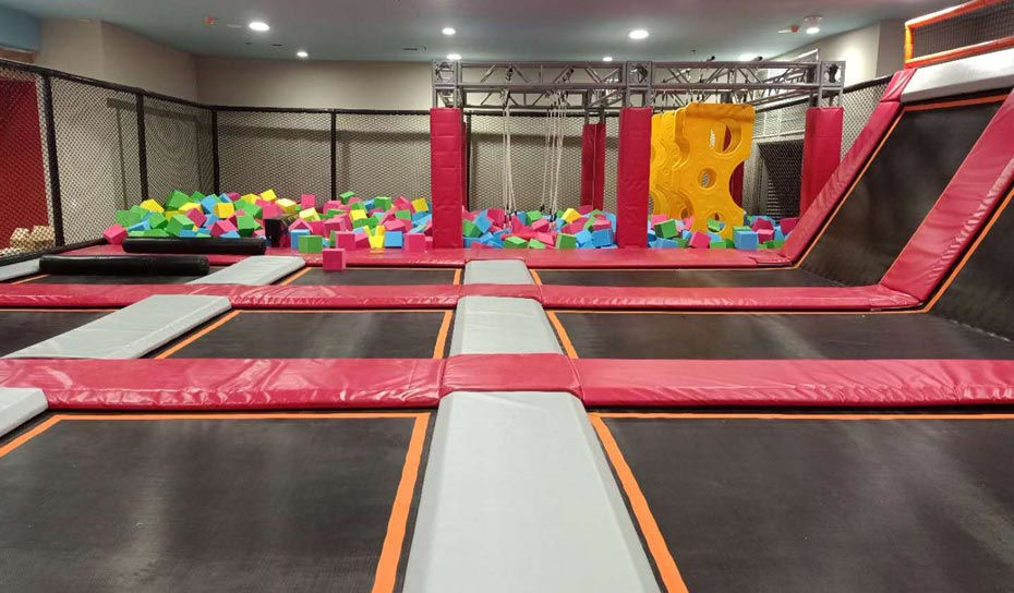 蹦床实物照片
