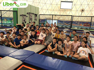 如何为蹦床公园做好防护措施减少投资的风险?